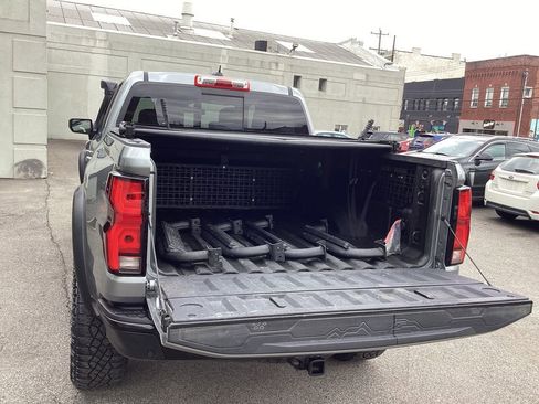 Used 2024 Chevrolet Colorado ZR2 w/ ZR2 Convenience Package III AWD/4WD image 31
