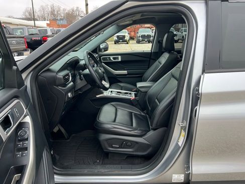 Used 2021 Ford Explorer XLT w/ Equipment Group 202A image 14