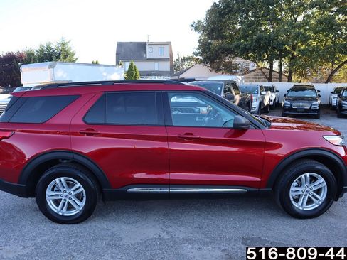 Used 2024 Ford Explorer XLT image 5