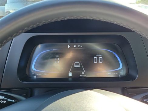 Used 2025 Hyundai Elantra Sport image 7