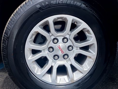 Used 2015 GMC Sierra 1500 SLE w/ SLE Value Package AWD/4WD image 16