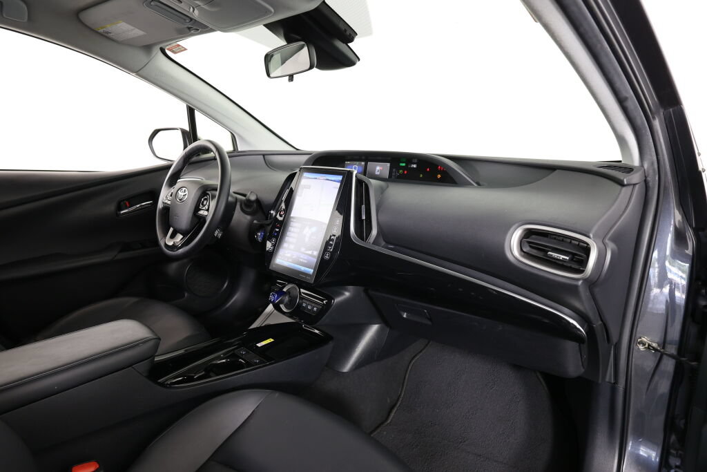 Used 2021 Toyota Prius Prime XLE w/ Carpet Mat Package (TMS) FWD image 23