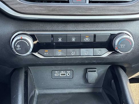 Used 2024 Nissan Altima 2.5 SV FWD image 16