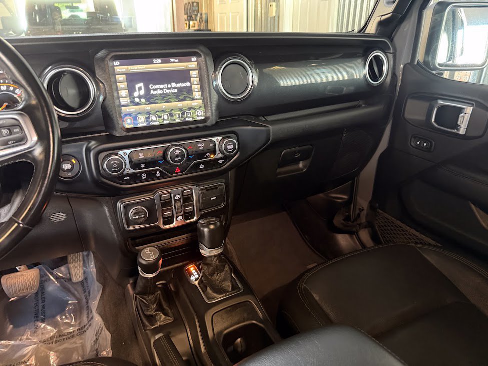 Used 2021 Jeep Wrangler Unlimited Sahara AWD/4WD image 14