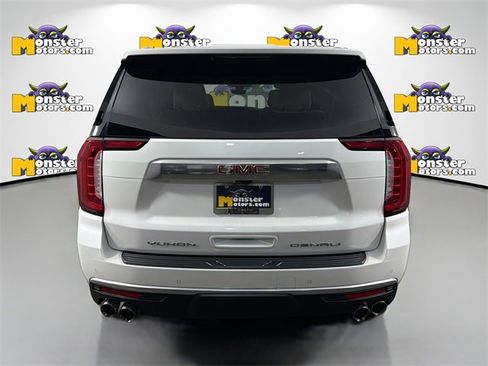 Used 2022 GMC Yukon XL Denali image 6
