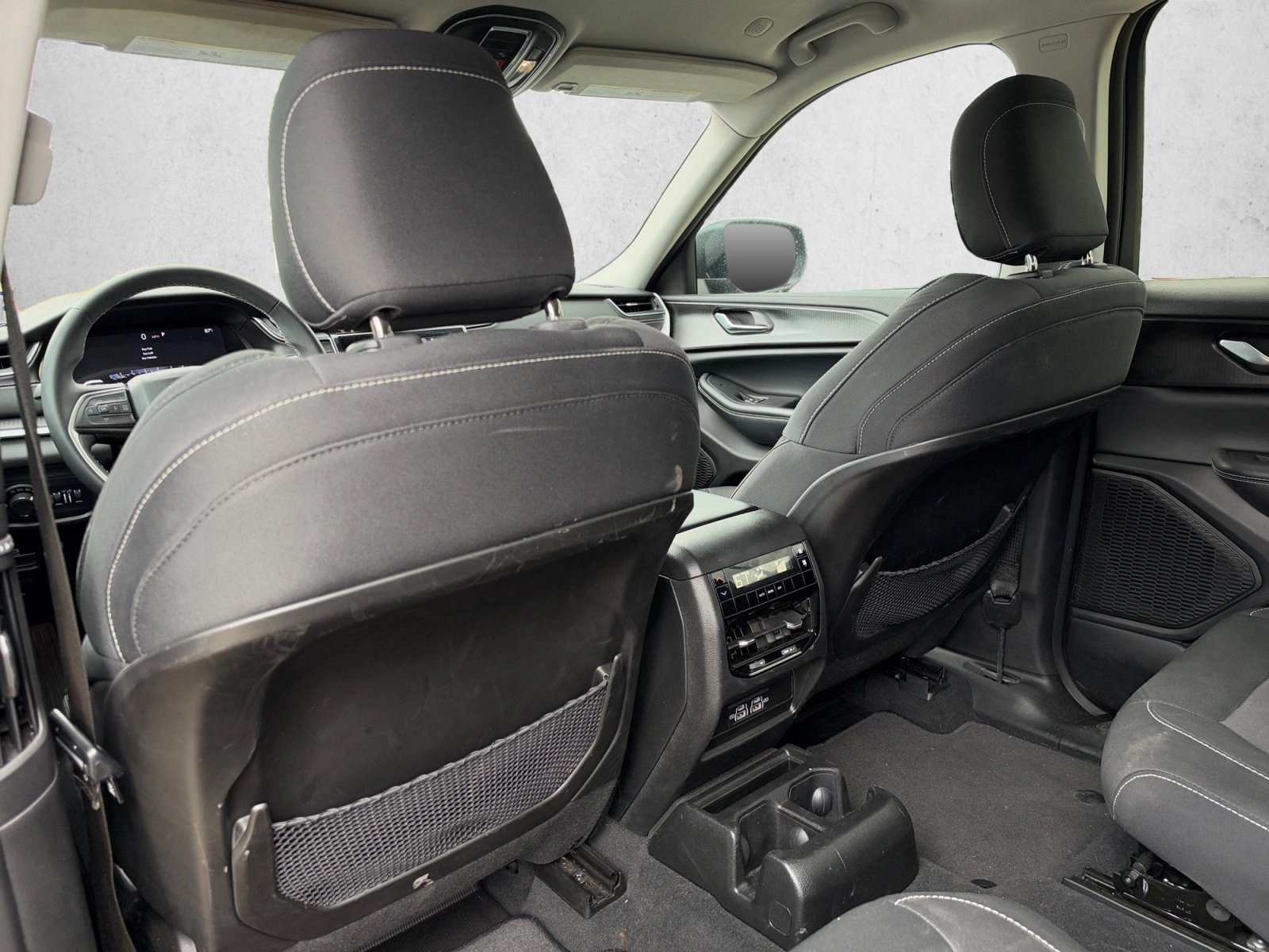 Used 2023 Jeep Grand Cherokee L Laredo RWD image 19