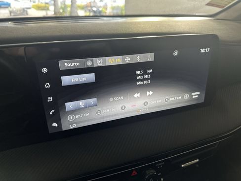 Used 2025 Nissan Kicks SR FWD image 16