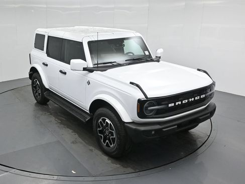 New 2026 Ford Bronco Outer Banks image 38