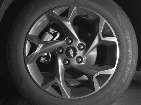 Used 2025 Chevrolet Trax LT w/ LT Convenience Package FWD image 12