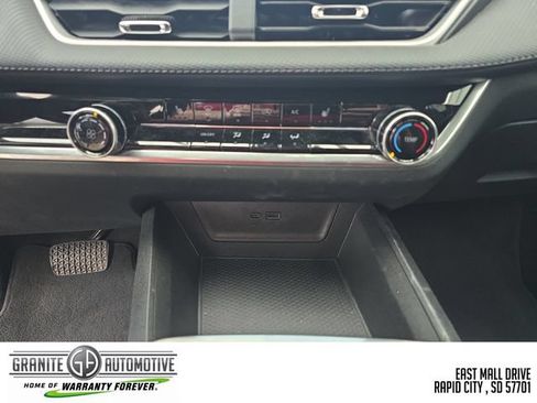Used 2026 Chevrolet Equinox LT AWD/4WD image 19
