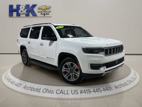 Used 2024 Jeep Wagoneer L Series II w/ Flexible Seating Group AWD/4WD image 1