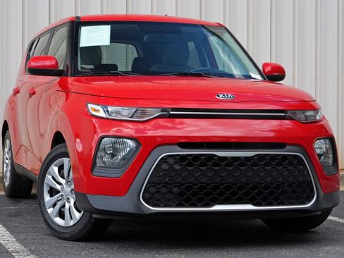 Used 2020 Kia Soul LX FWD image 2