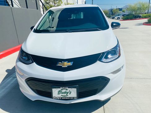 Used 2020 Chevrolet Bolt LT w/ Driver Confidence II Package FWD image 2