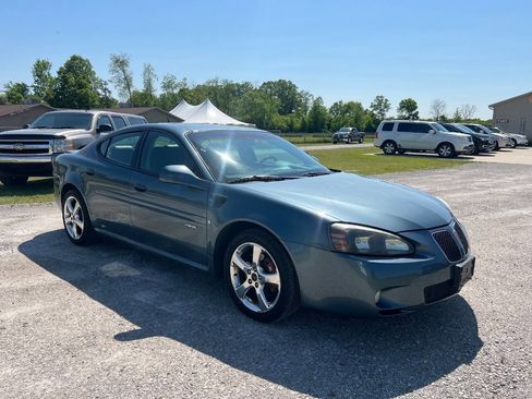 Used 2006 Pontiac Grand Prix GXP w/ Sun And Sound Package FWD image 2