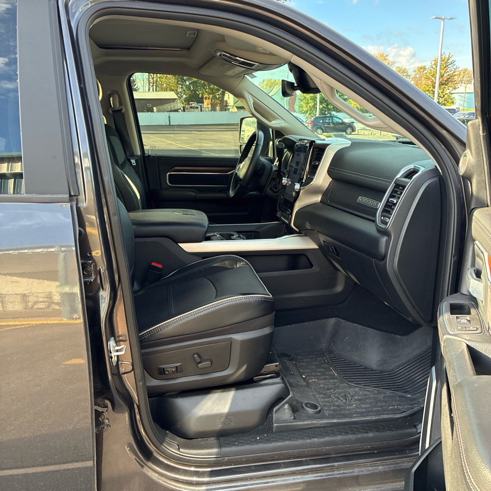 Used 2024 RAM 3500 Laramie w/ Safety Group AWD/4WD image 23