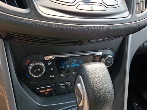 Used 2016 Ford Escape SE w/ Equipment Group 201A AWD/4WD image 15