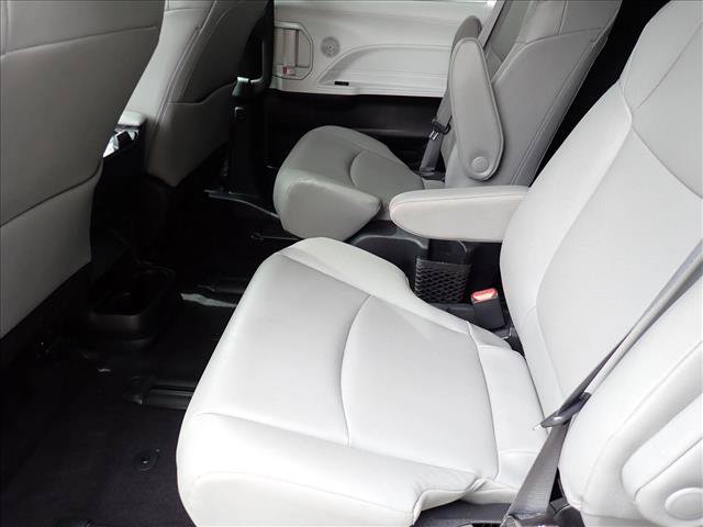 Certified 2025 Toyota Sienna XLE w/ XLE Plus Package AWD/4WD image 10