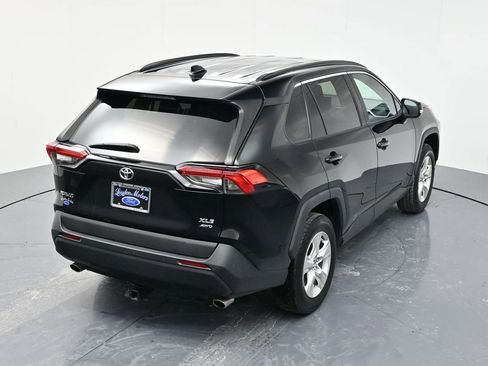 Used 2020 Toyota RAV4 XLE image 40