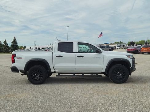 Used 2024 Chevrolet Colorado Trail Boss w/ Advanced Trailering Package AWD/4WD image 4