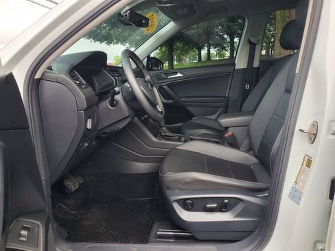 Used 2021 Volkswagen Tiguan SEL AWD/4WD image 18