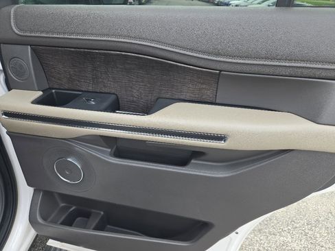 Used 2019 Ford Expedition Limited w/ Special Edition Package RWD image 33