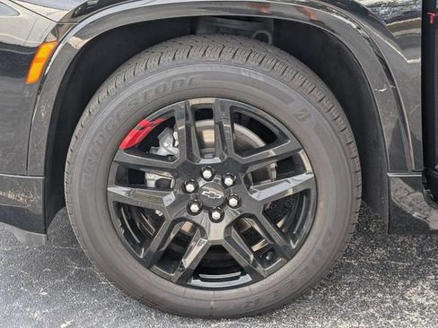 Used 2023 Chevrolet Traverse Premier w/ Redline Edition FWD image 21