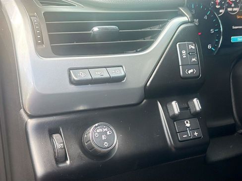 Used 2018 Chevrolet Suburban Premier RWD image 19