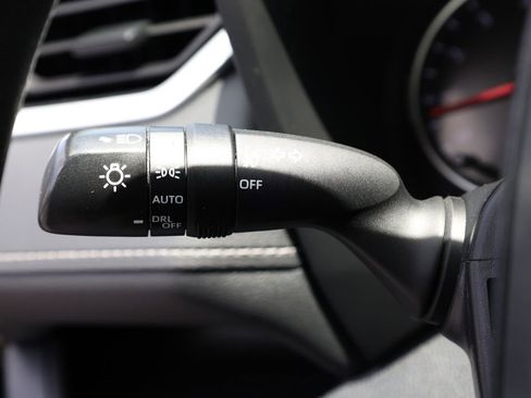 Used 2021 Toyota RAV4 XLE w/ Convenience Package FWD image 37