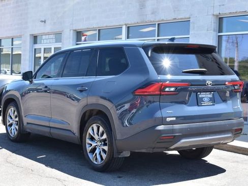 Used 2024 Toyota Grand Highlander AWD image 10