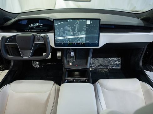 Used 2022 Tesla Model S Plaid image 20