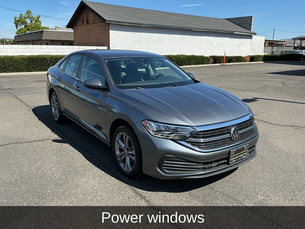 Used 2024 Volkswagen Jetta SE FWD image 7