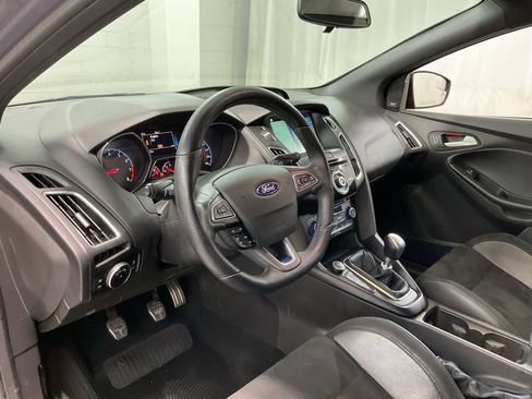 Used 2017 Ford Focus RS AWD/4WD image 17