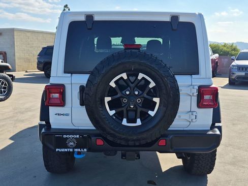 Certified 2025 Jeep Wrangler Unlimited Rubicon 4xe w/ Convenience Group AWD/4WD image 5