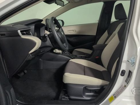 Used 2026 Toyota Corolla LE FWD image 5