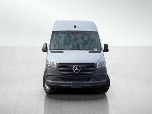 Used 2025 Mercedes-Benz Sprinter 2500 image 2