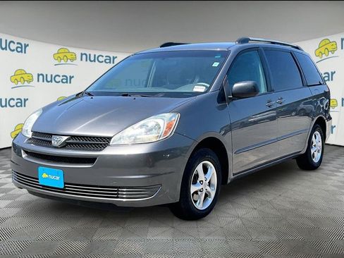 Used 2005 Toyota Sienna LE w/ LE Pkg 1 FWD image 3