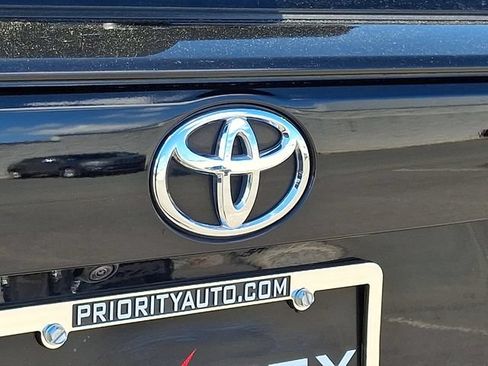 Used 2025 Toyota RAV4 XLE FWD image 30