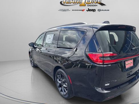 New 2026 Chrysler Pacifica Select w/ S Appearance Package image 6