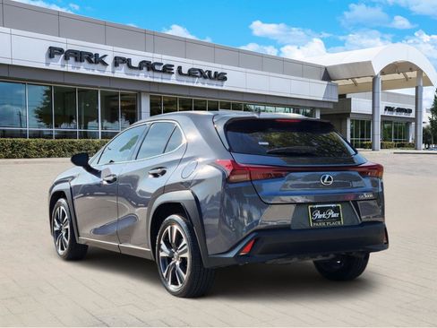 Used 2025 Lexus UX 300h FWD image 4