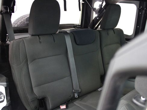 Used 2018 Jeep Wrangler Unlimited Sport AWD/4WD image 23