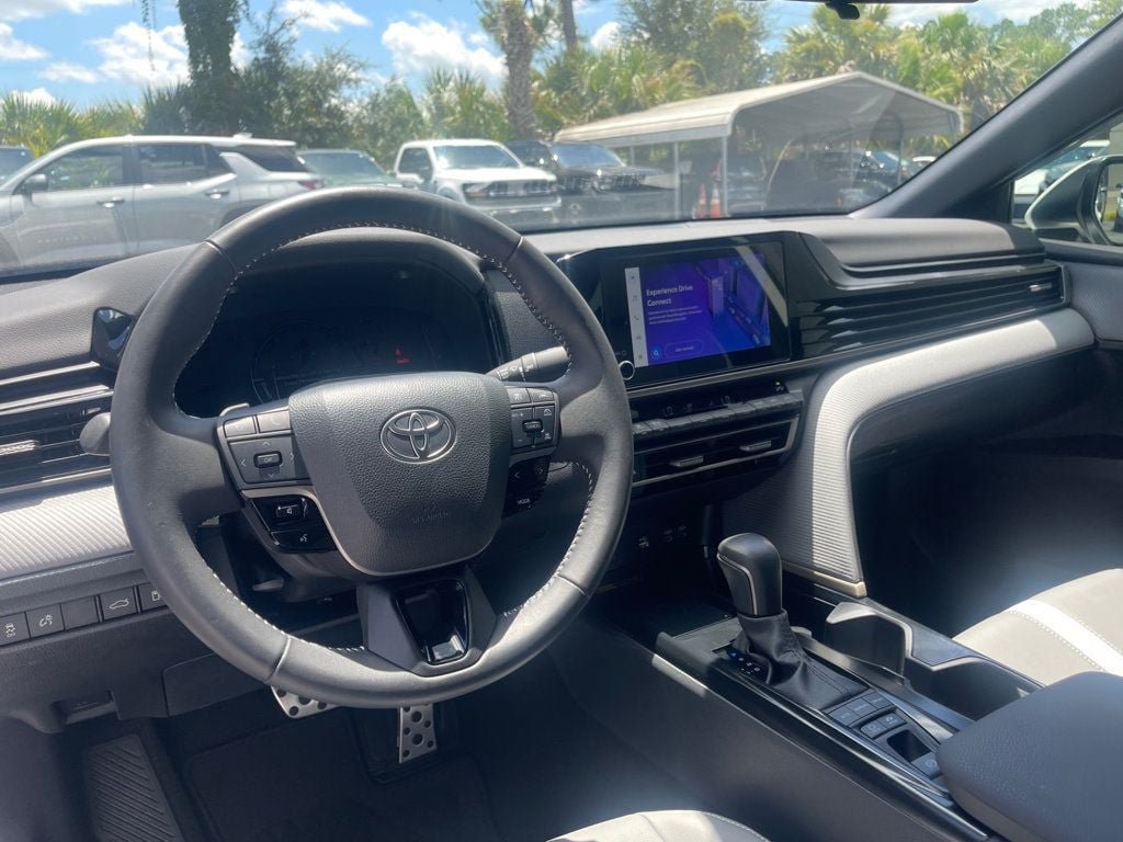 Used 2025 Toyota Camry SE FWD image 14