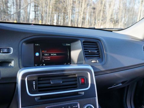 Used 2015 Volvo V60 T5 Cross Country w/ Protection Package image 16