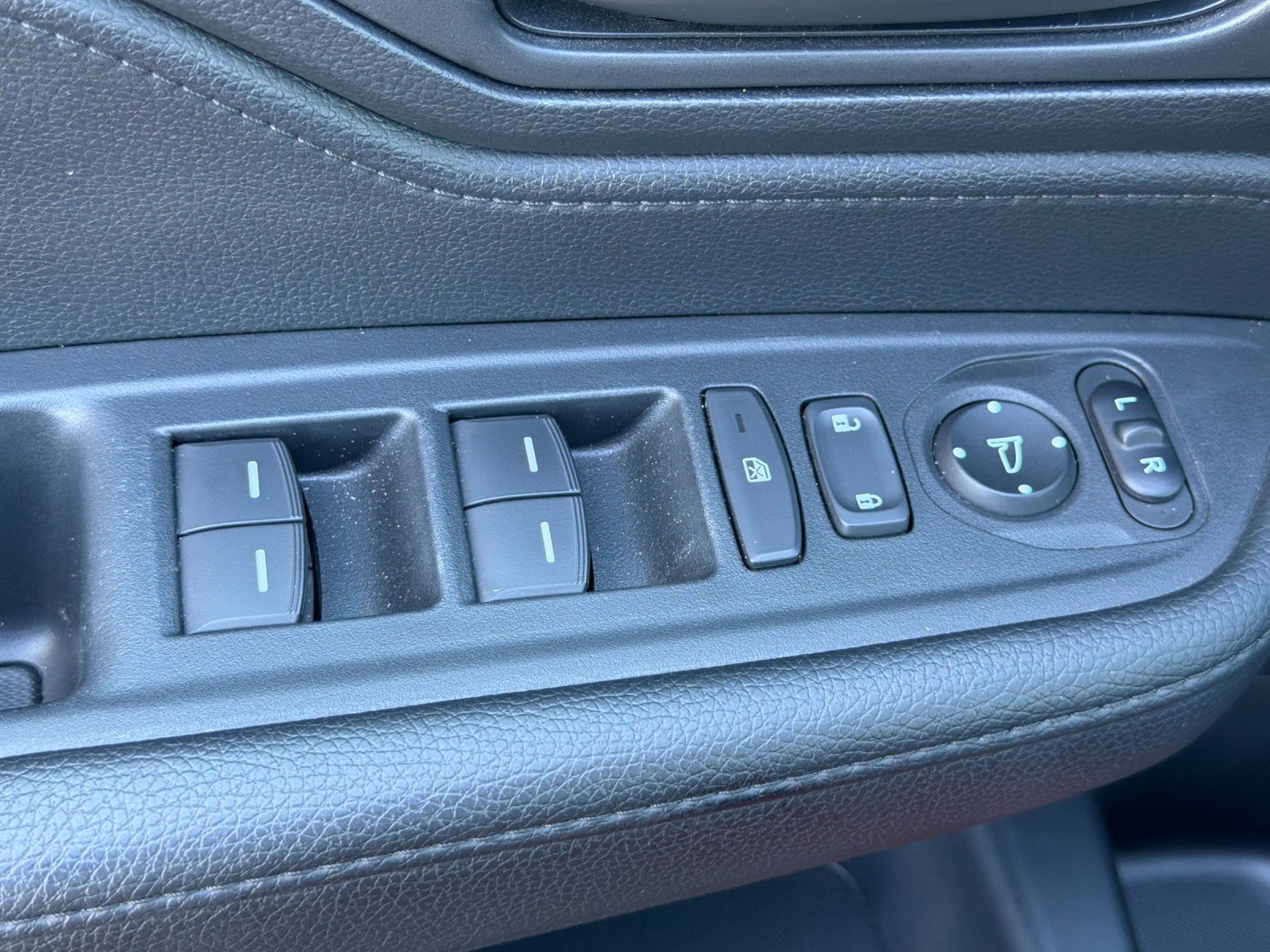 Used 2025 Honda Odyssey Sport-L image 12