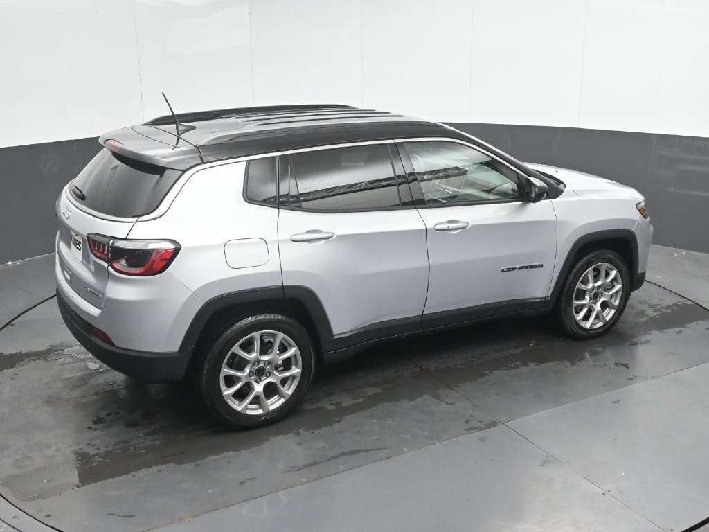 Used 2025 Jeep Compass Limited AWD/4WD image 31