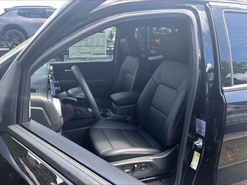 New 2025 Chevrolet Colorado LT w/ LT Convenience Package image 11