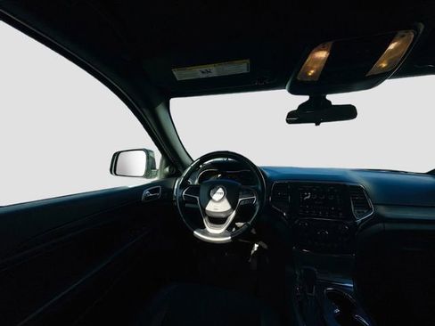 Used 2021 Jeep Grand Cherokee Laredo X image 22