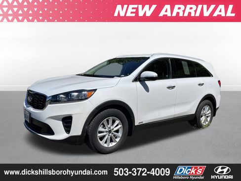 Used 2019 Kia Sorento AWD w/ LX Convenience Package image 2
