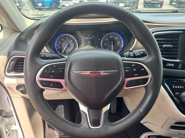 Used 2023 Chrysler Voyager LX FWD image 16