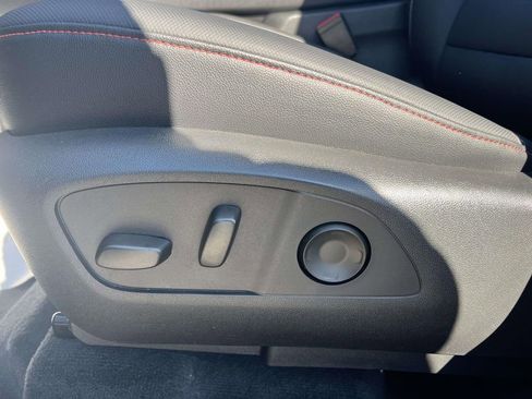 Used 2024 Chevrolet Traverse Z71 AWD/4WD image 17