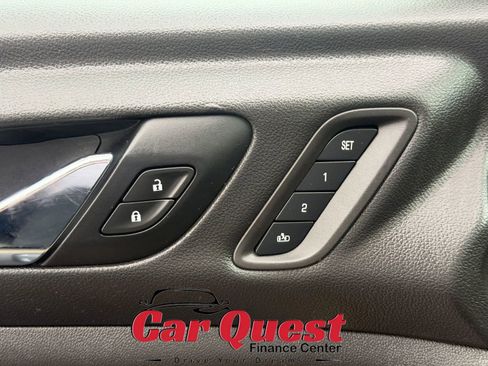 Used 2019 GMC Acadia Denali w/ Technology Package AWD/4WD image 32